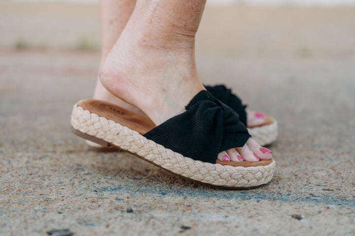 Toms: Abby Slide in Black