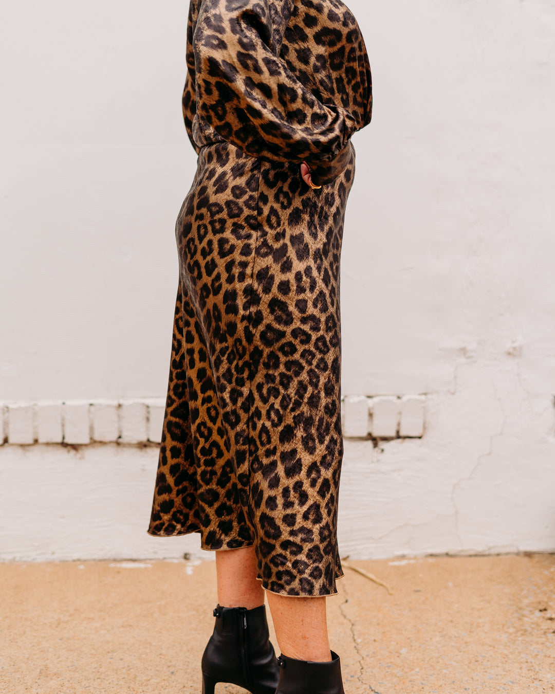 Karen Kane: Bias Cut Midi Skirt in Leopard 3L36009