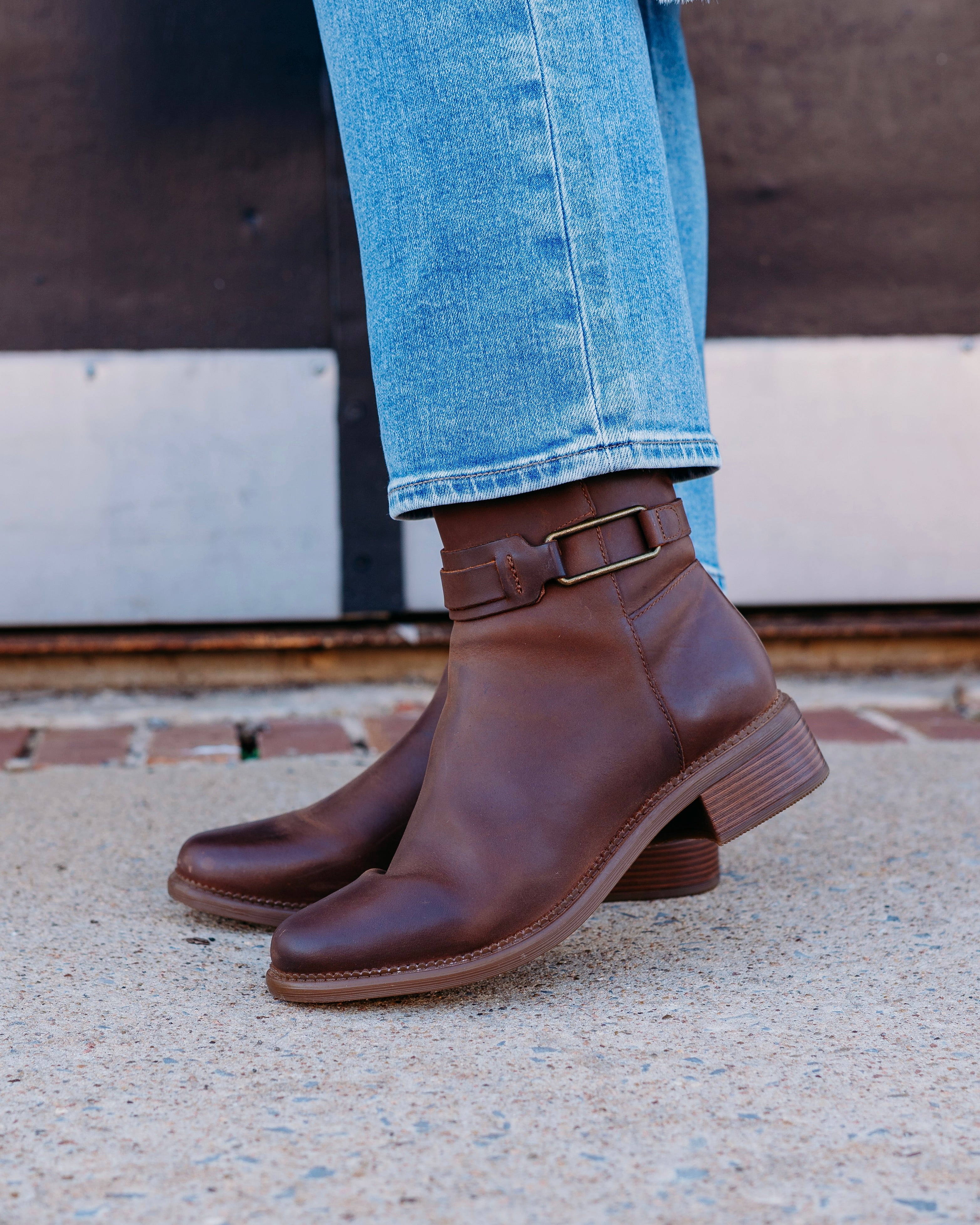 Clarks ankle boot Clarks Un Loop Top Ankle Boot (Women) - Dark Brown Leather  main image 4