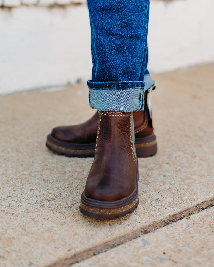 Clarks: Hencroft Step Boot in Brown 26179952