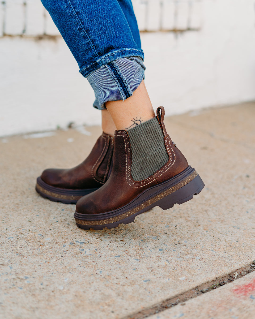 Clarks: Hencroft Step Boot in Brown 26179952