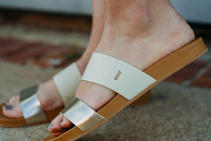 Reef: Cushion Vista Sandals in Vintage/Gold