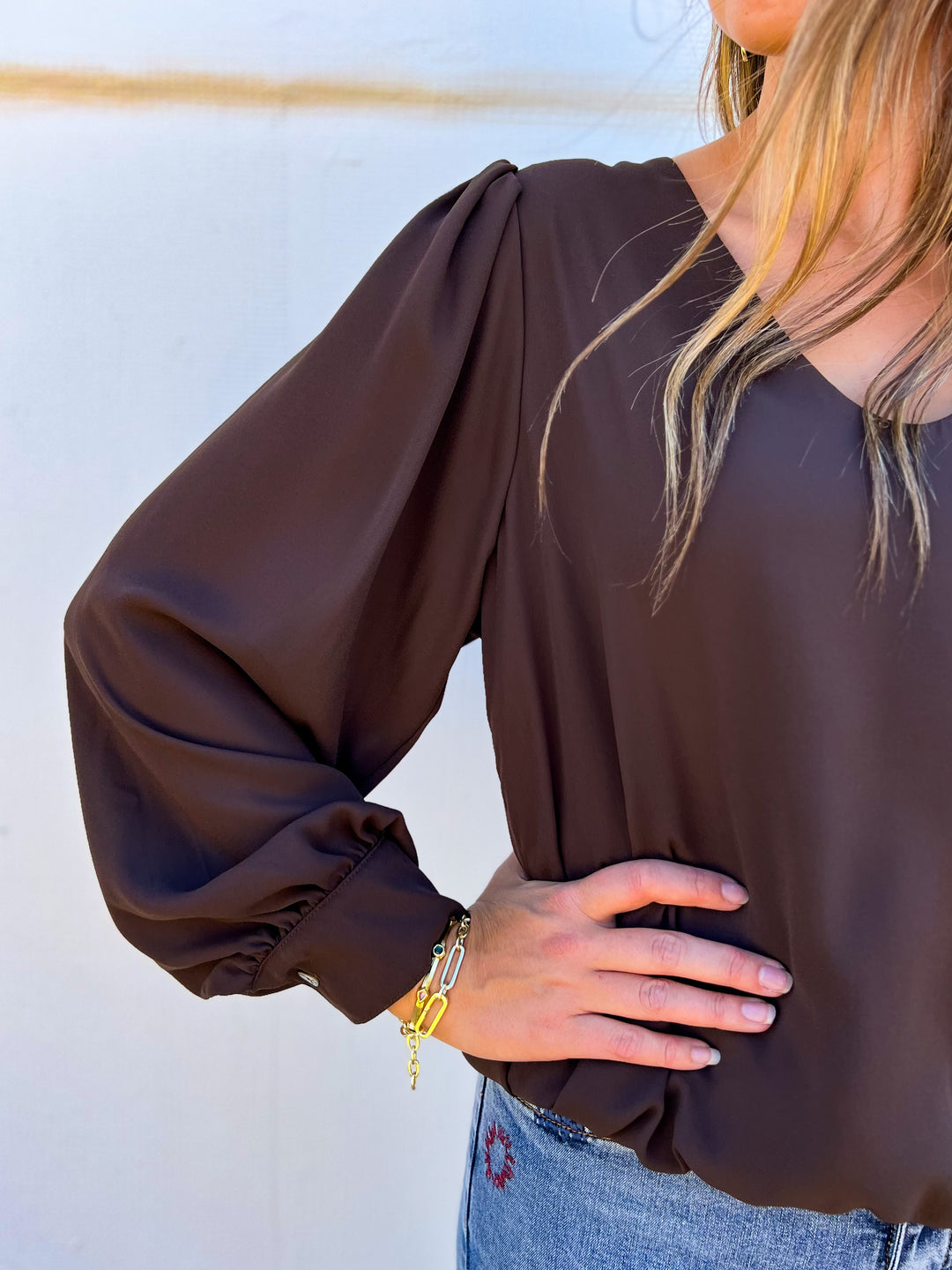 Karen Kane: Puff Sleeve Top in Brown