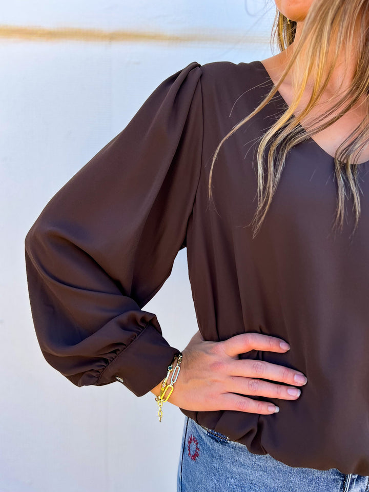 Karen Kane: Puff Sleeve Top in Brown