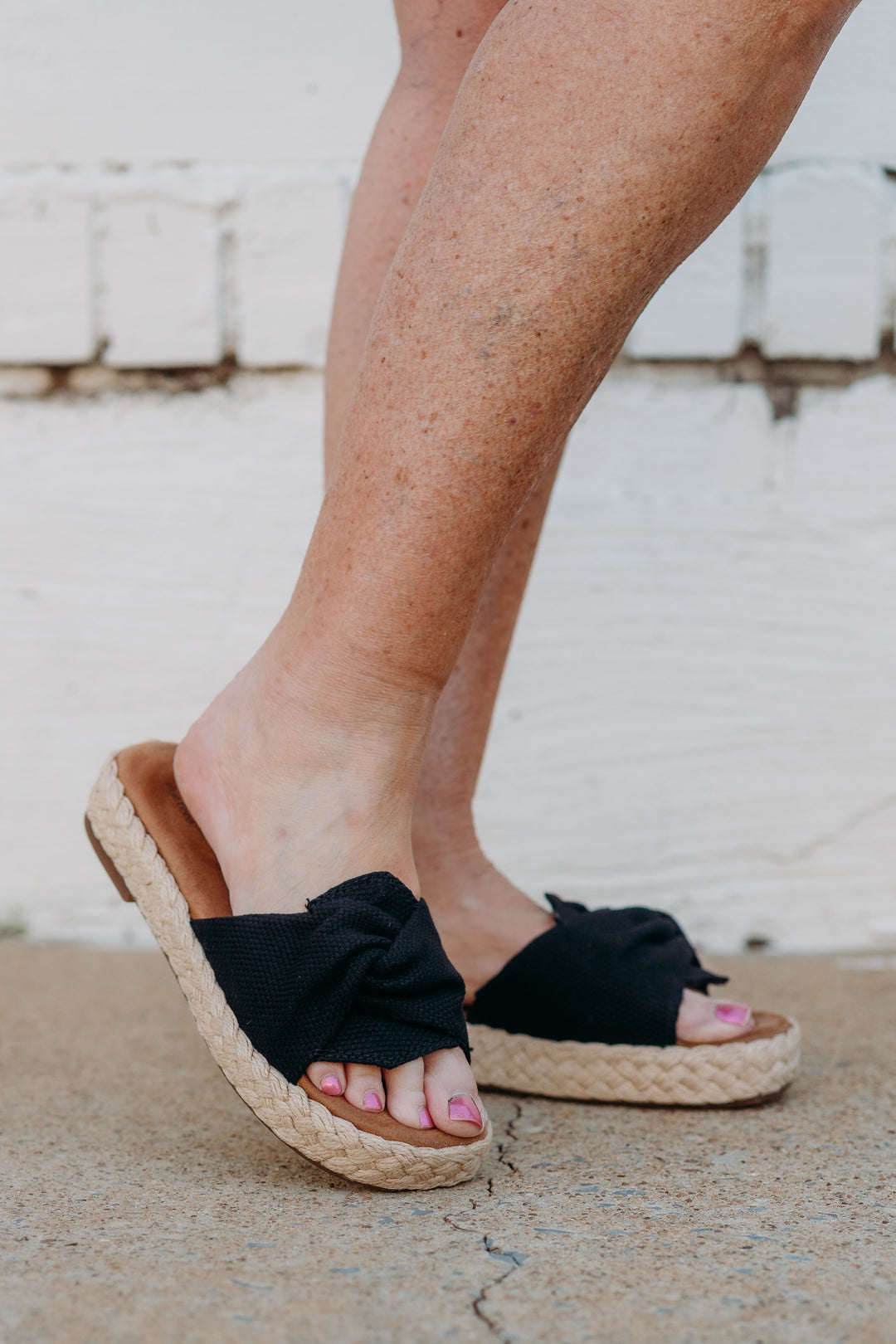 Toms: Abby Slide in Black
