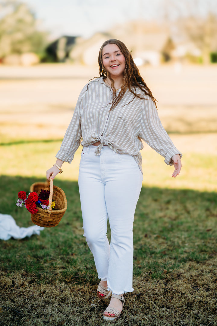 Daze: Shy Girl in White Lightning