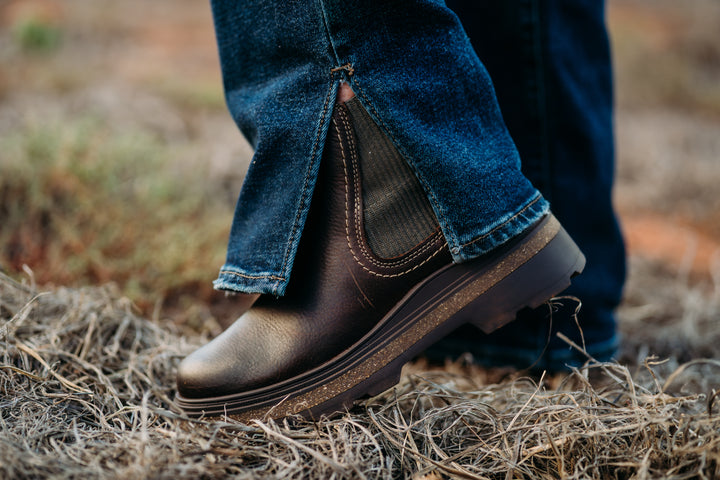 Clarks: Hencroft Step Boot in Brown 26179952