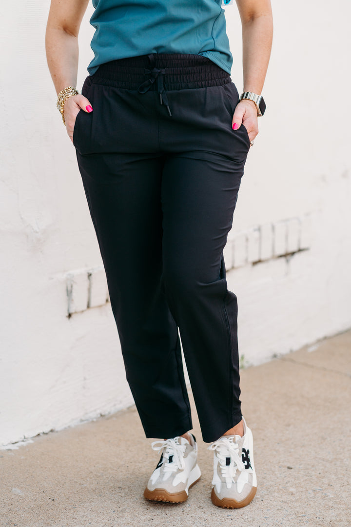 Spanx: On the Move Slim Pant in Very Black
