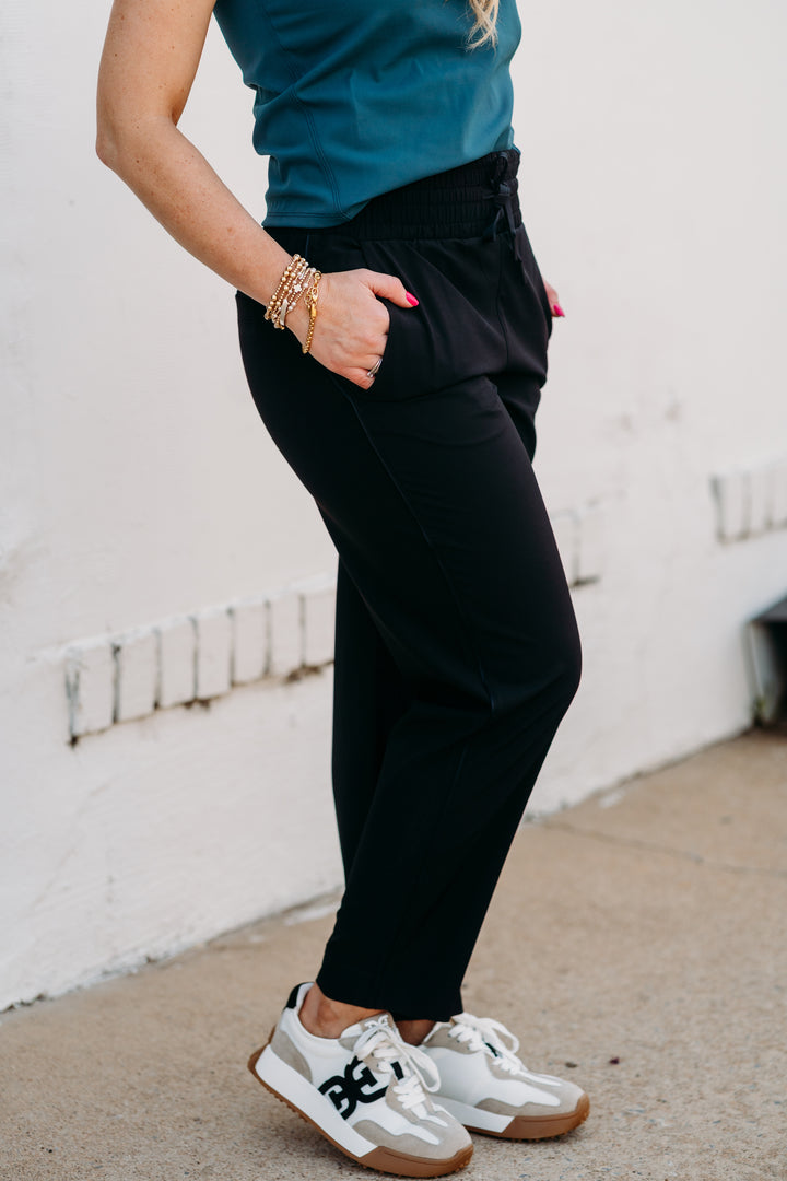 Spanx: On the Move Slim Pant in Very Black