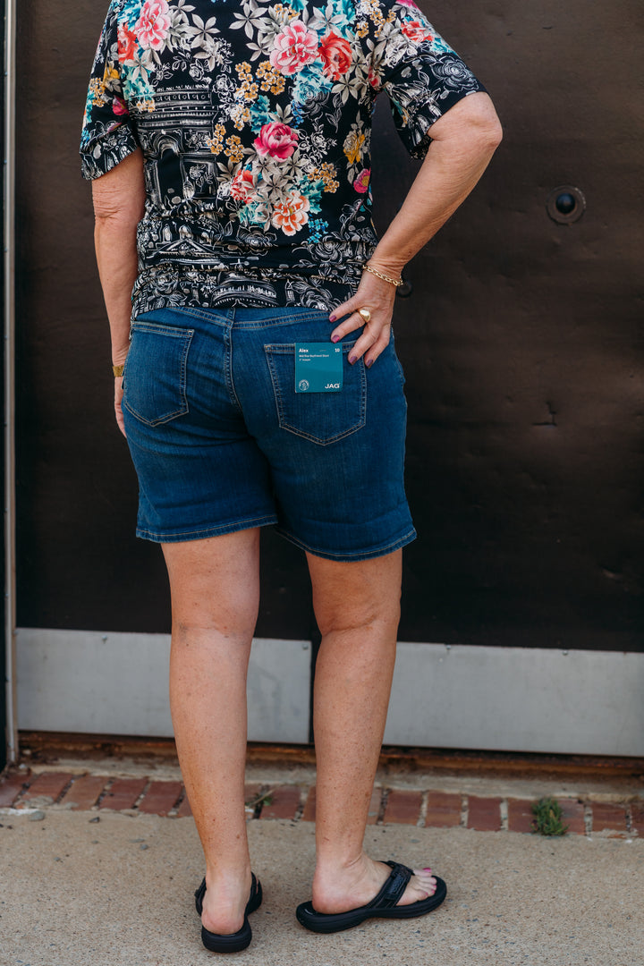 Jag: Alex Boyfriend Short in Brilliant Blue J5124SSJ305