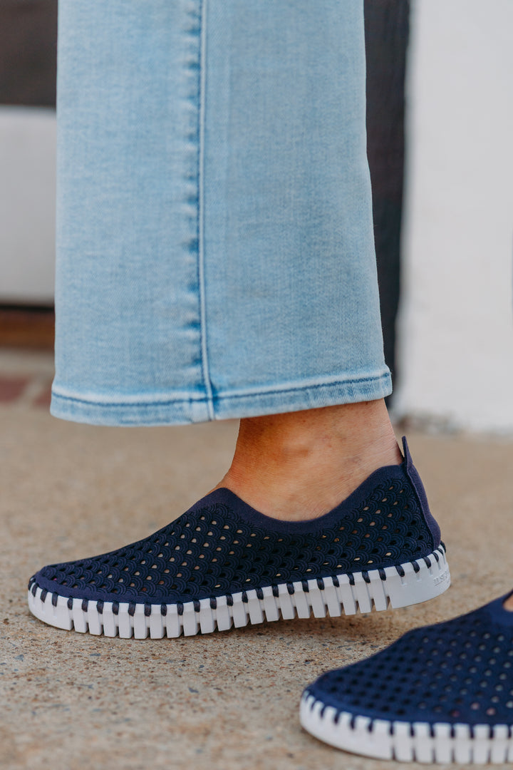 Ilse Jacobsen: Tulip 139 Shoes in Navy - The Vogue Boutique