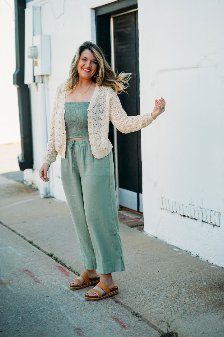 Z Supply: Amelie Linen Top in Avocado