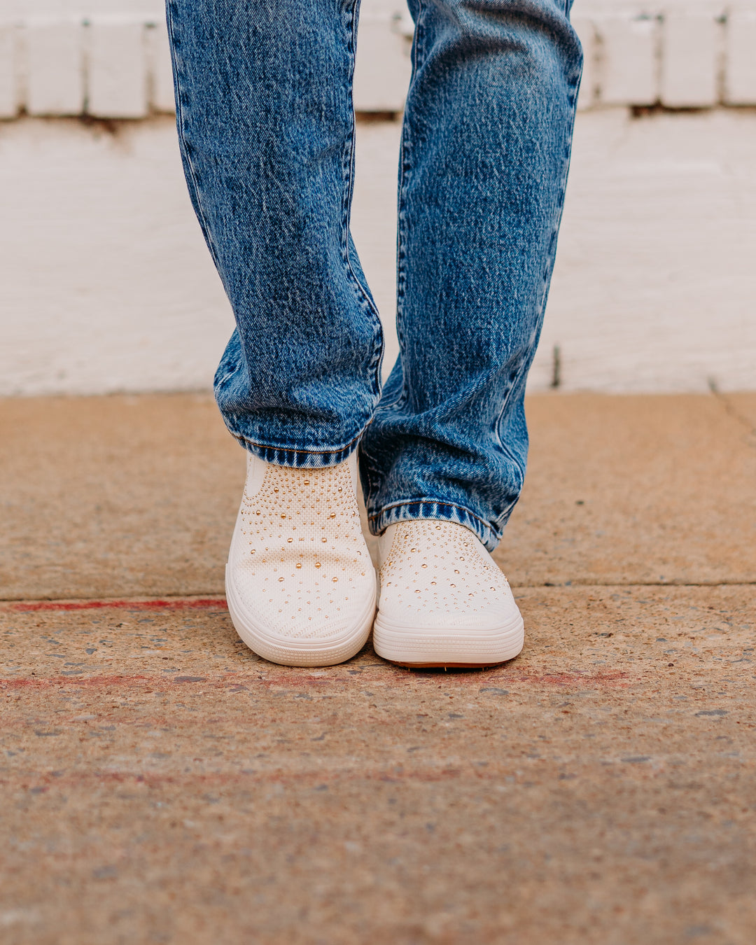Skechers: Arch Fit Arcade Sneakers Dazzle You in Off White