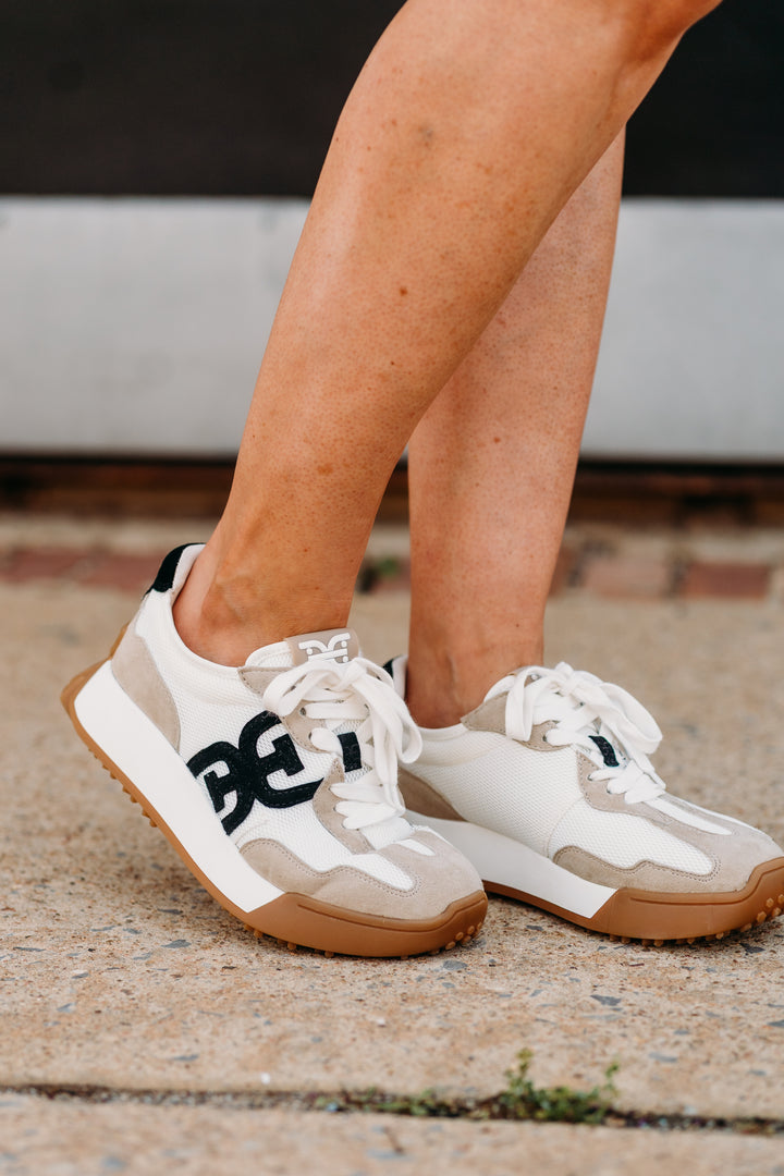 Sam Edelman: Langley Lace Up Sneaker in White/Tan/Black