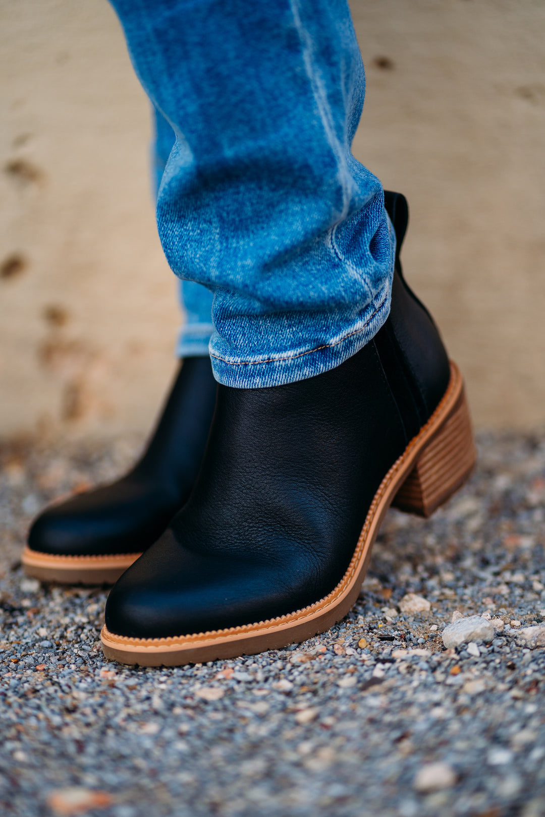 TOMS: Hailey Boots in Black Leather 10021305
