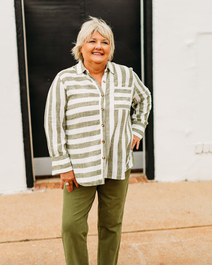 Multiples: 1 Button Turn-up Cuff 3/4 Sleeve Button Front Hi-Lo Shirt (M35510BM)