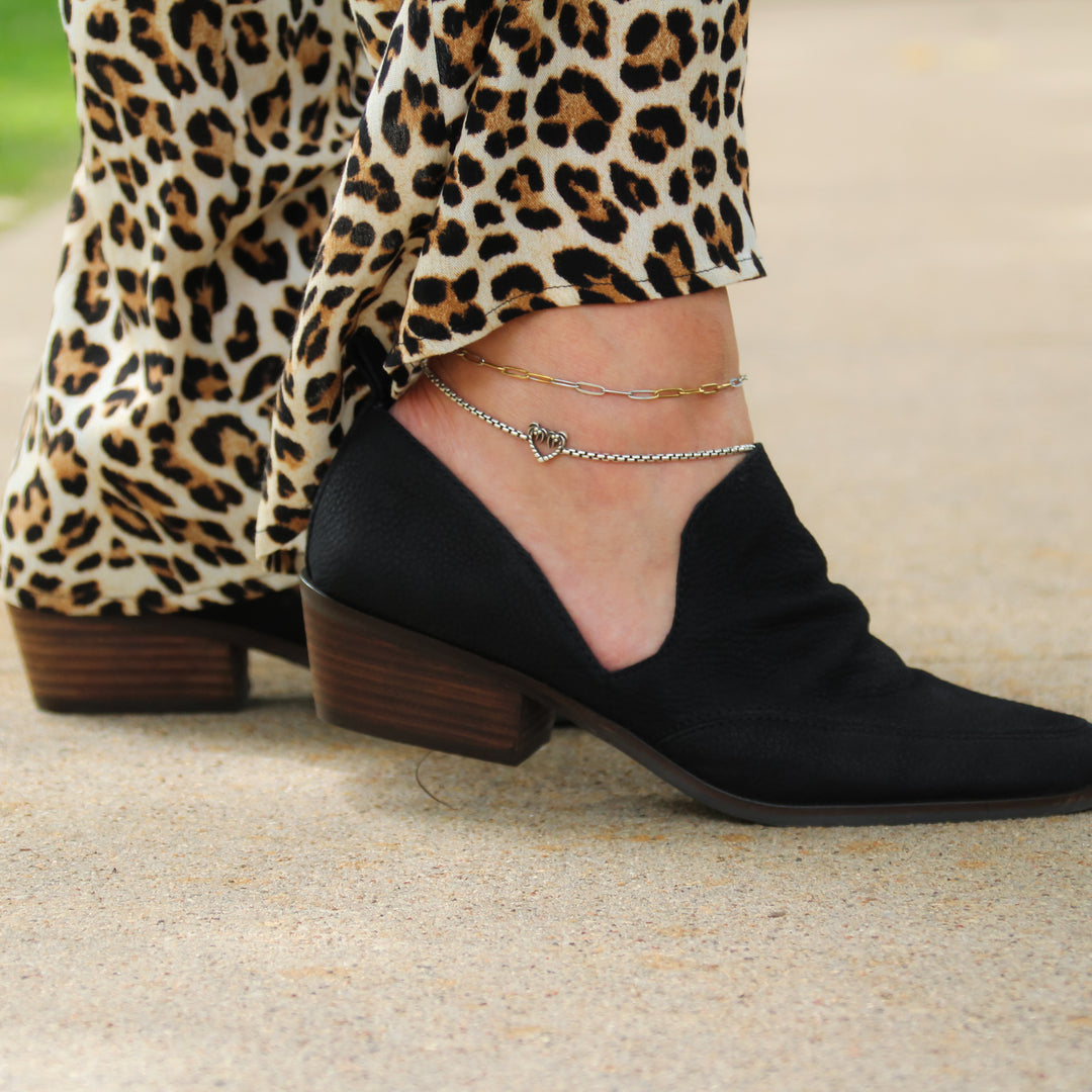 Lucky Brand: Mahzan Loafers in Black - The Vogue Boutique