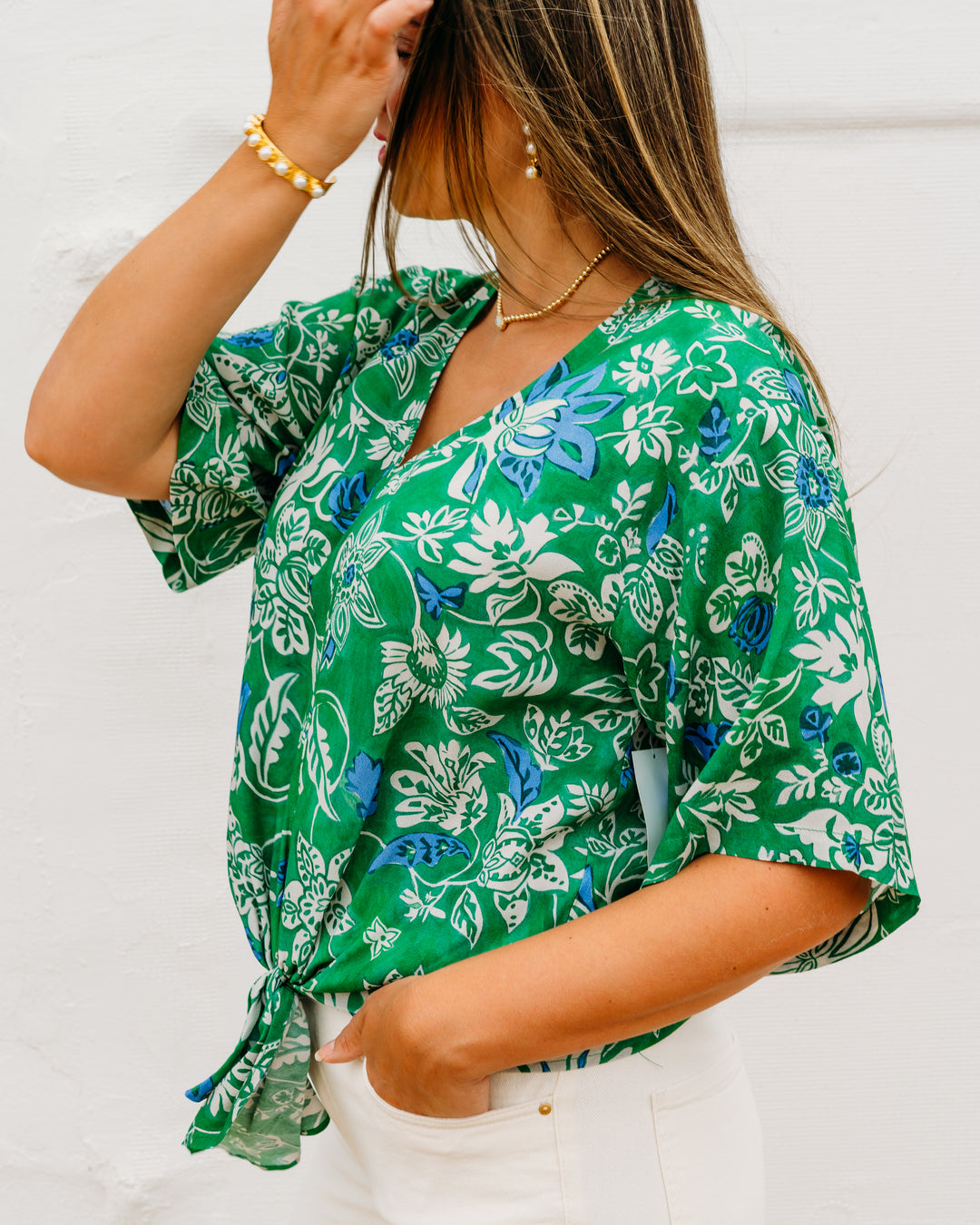 Karen Kane: Short Sleeve Tie Front Top in Print