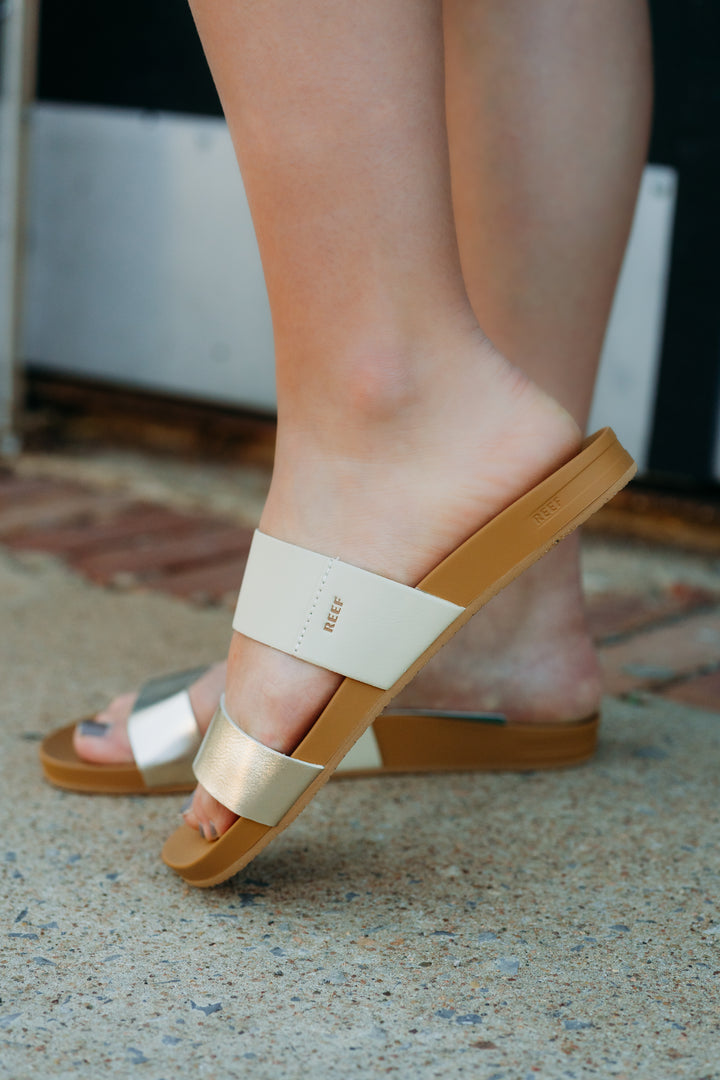 Reef: Cushion Vista Sandals in Vintage/Gold