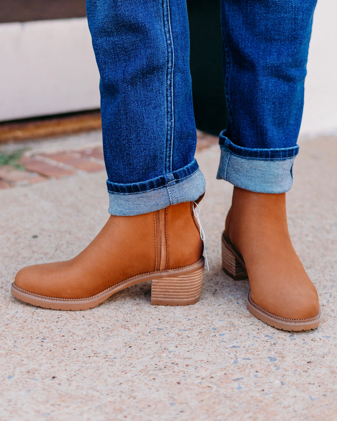 TOMS: Hailey Boot in Nubuck Brown Leather 10021307