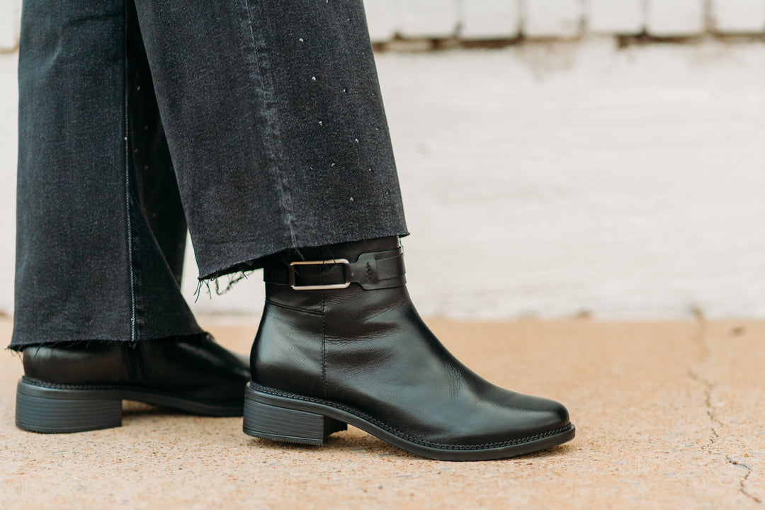 Clarks: Maye Bella Boots in Black 26179641