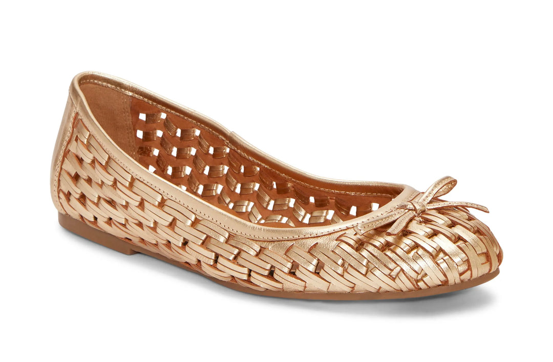 Lucky Brand: Mogeni Flats in Platino Metallic