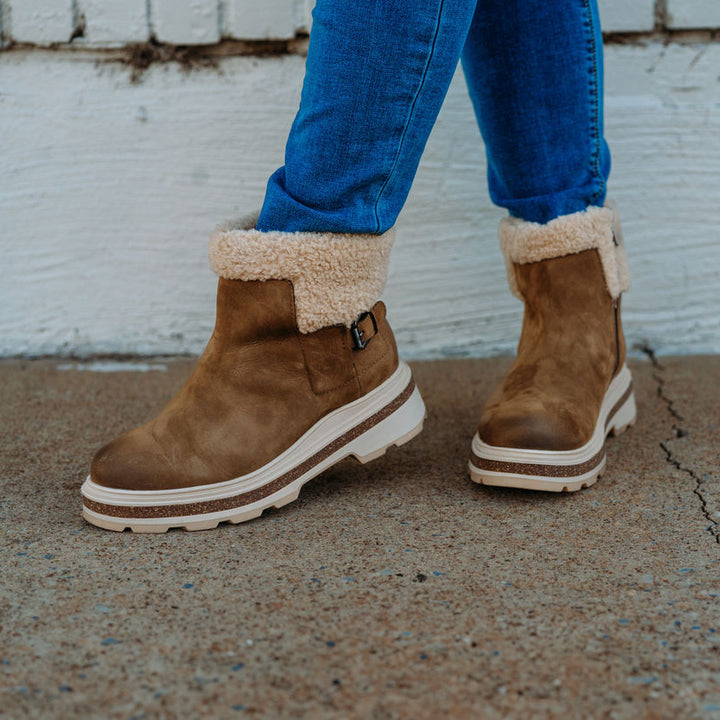 Clarks: Hencroft Madi Boot in Dark Sand 26179810
