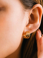 Load image into Gallery viewer, Lovers Tempo: Zara Hoop Earrings in Gold
