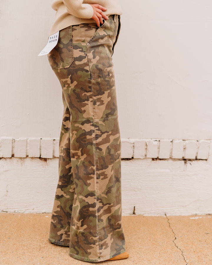 Daze: Far Out Patchpocket High Rise Wide Leg in Hideaway