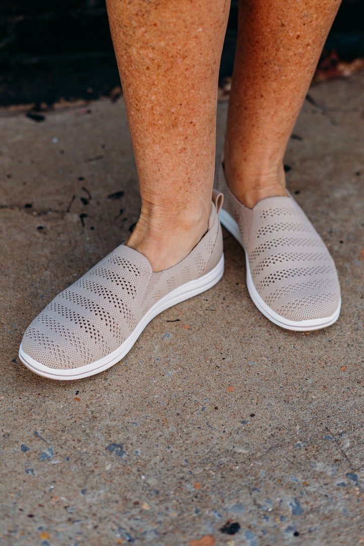 Clarks: Breezey Izzy Sand