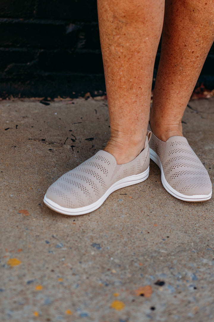 Clarks: Breezey Izzy Sand