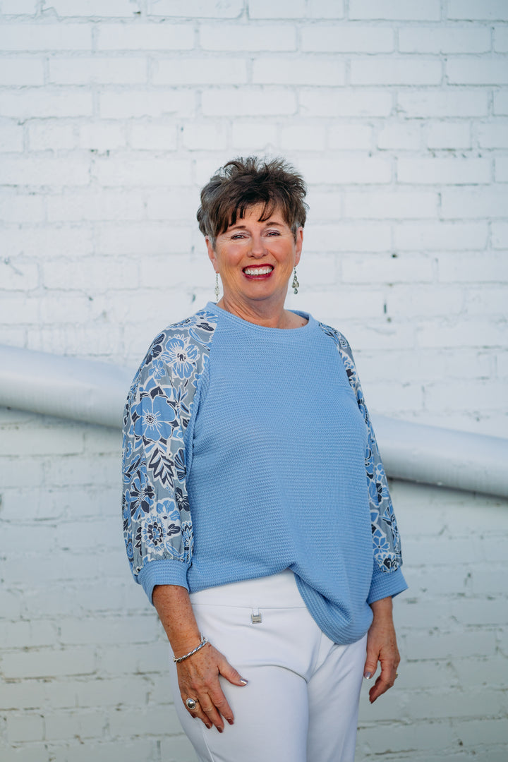 Multiples: Cuffed Raglan 3/4 Sleeve Scoop Neck Top in CRNFLR M15210TM