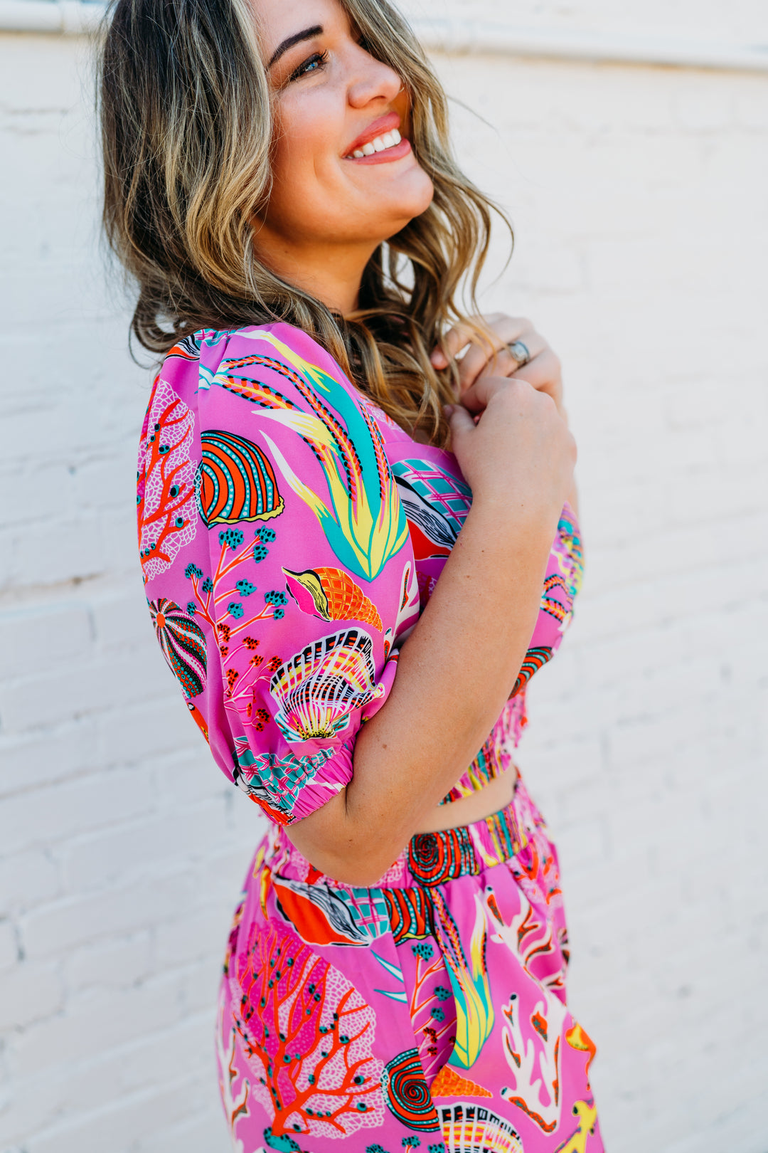 Joy Joy: Seashells Cinch Waist Crop Top in Pink 72D7554