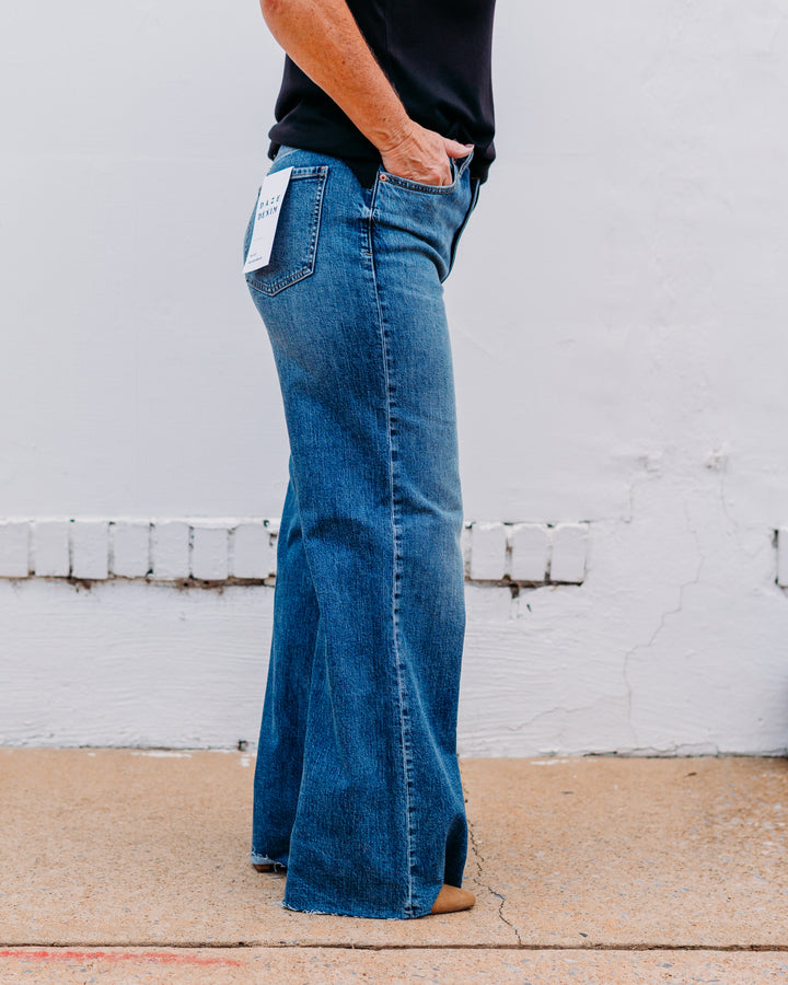 Daze: Far Out High Rise Wide Leg in Stunner