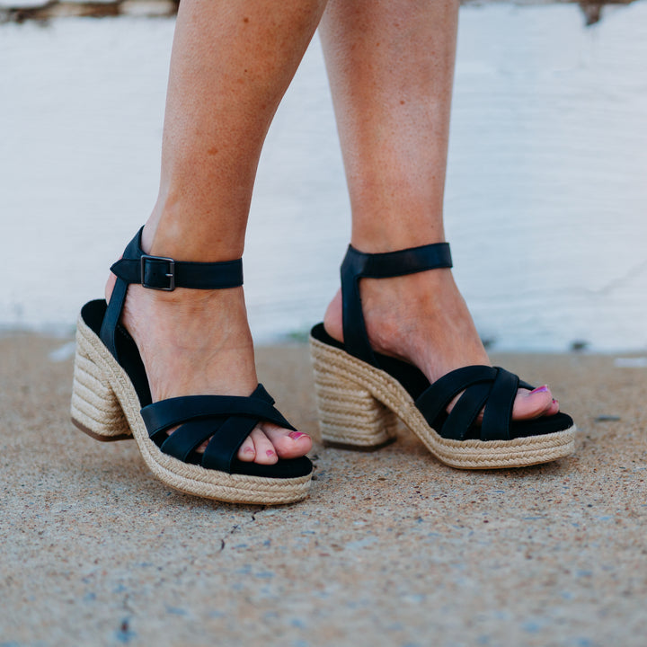 Toms: Majorca Strappy Sandals in Black