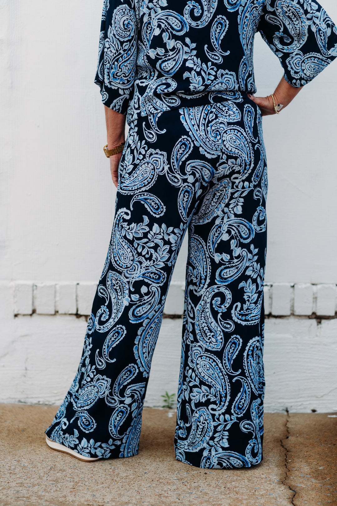 Karen Kane: Wide Leg Pants in Paisley Print