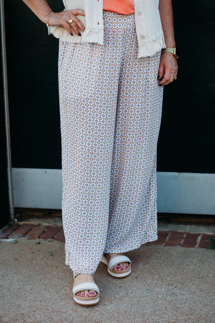 Multiples: (Island Tropics) Elastic Shirred Pant Wide Leg Crop in TILMLT M25707PM