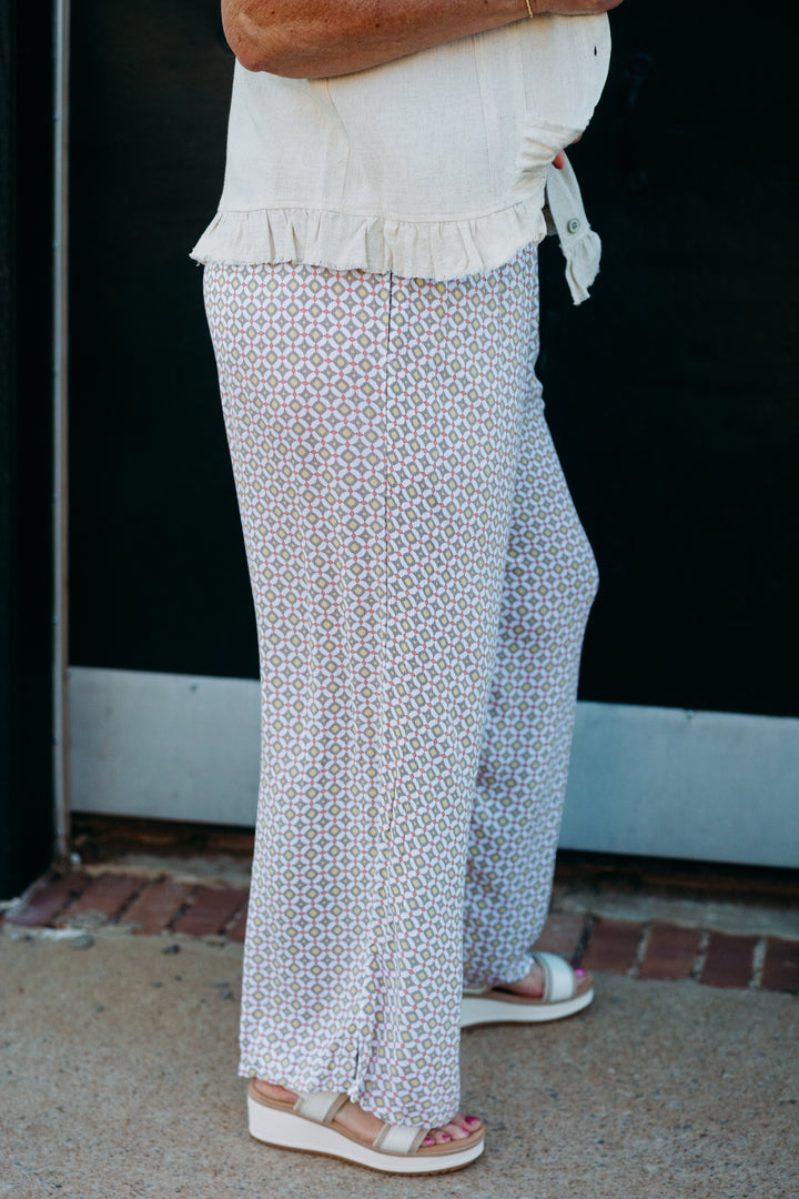 Multiples: (Island Tropics) Elastic Shirred Pant Wide Leg Crop in TILMLT M25707PM