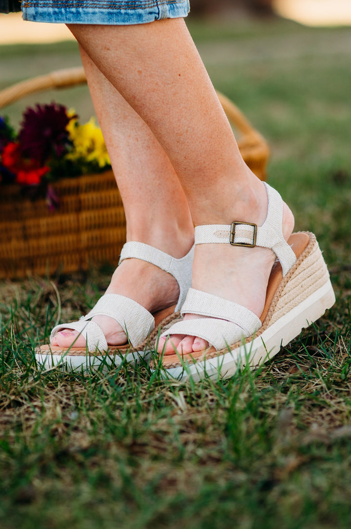 Toms: Darya Scandals in Natural Yarn