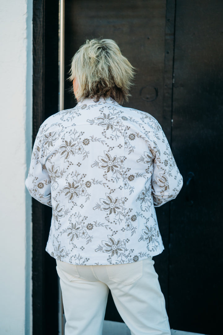 Multiples: (Island tropics) Cuffed 3/4 sleeve Button Front Shaped Hem in White M25302JM