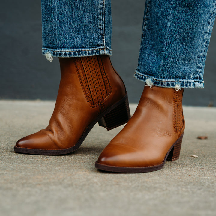 Clarks: Morzine Top Boots in Tan Leather 26178820