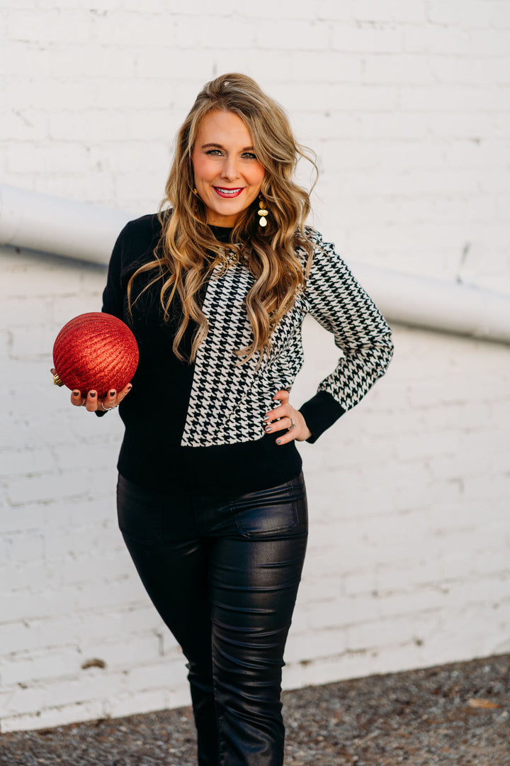 Liverpool: Long Sleeve Crew Neck Blocked Sweater in Black & White Houndstooth