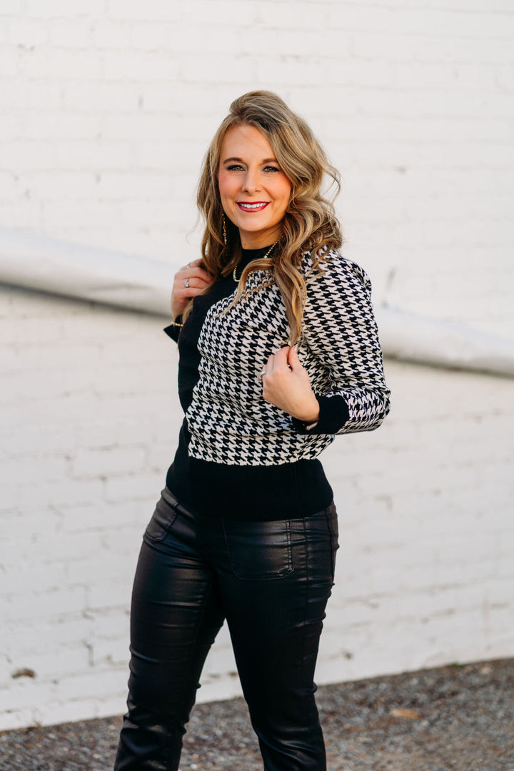 Liverpool: Long Sleeve Crew Neck Blocked Sweater in Black & White Houndstooth