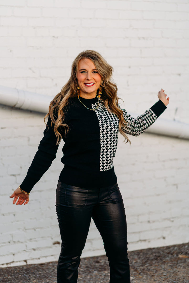 Liverpool: Long Sleeve Crew Neck Blocked Sweater in Black & White Houndstooth
