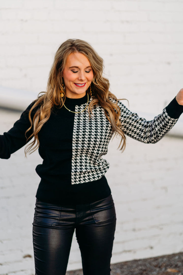 Liverpool: Long Sleeve Crew Neck Blocked Sweater in Black & White Houndstooth