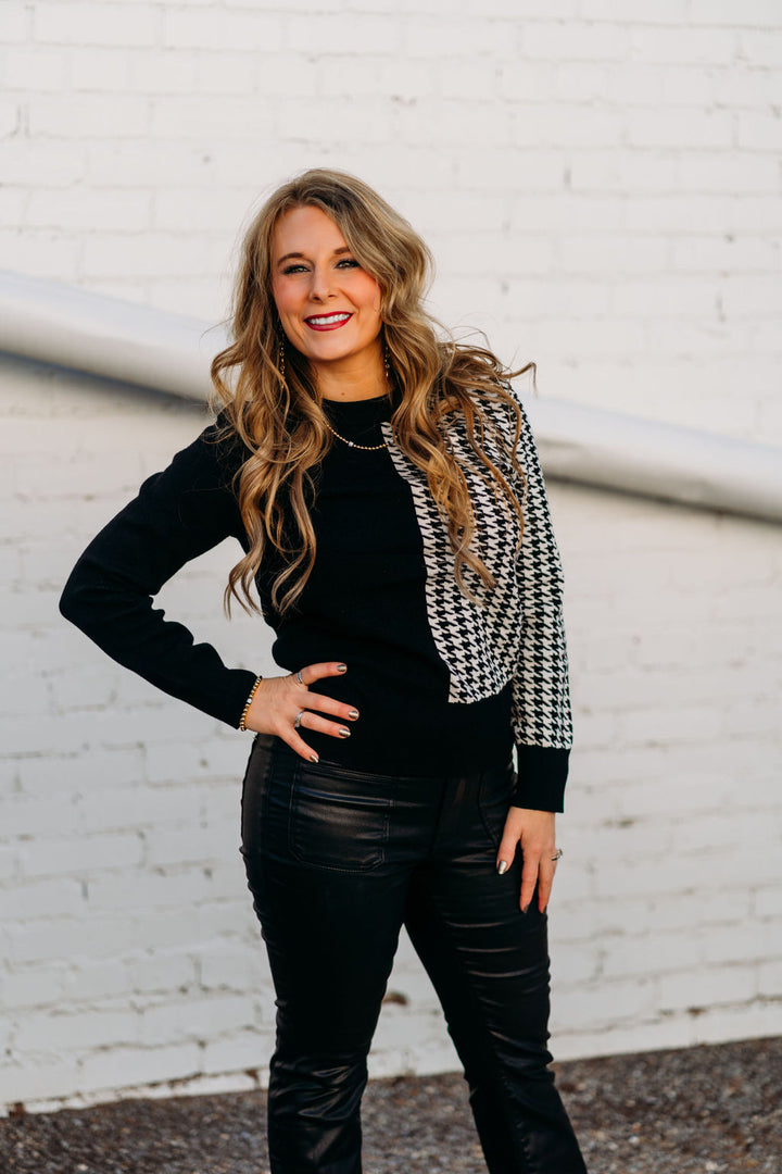 Liverpool: Long Sleeve Crew Neck Blocked Sweater in Black & White Houndstooth