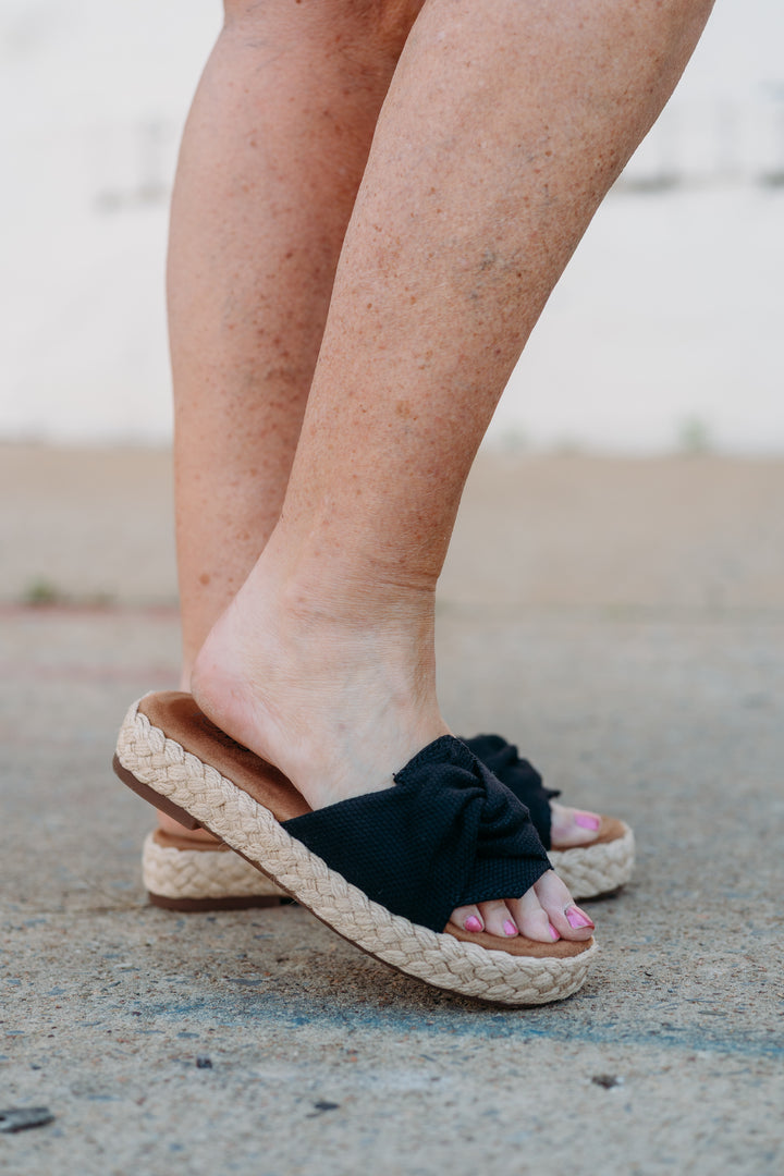 Toms: Abby Slide in Black
