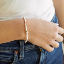 Load image into Gallery viewer, Lenny &amp; Eva: Little Reminders Bracelet in Pearl
