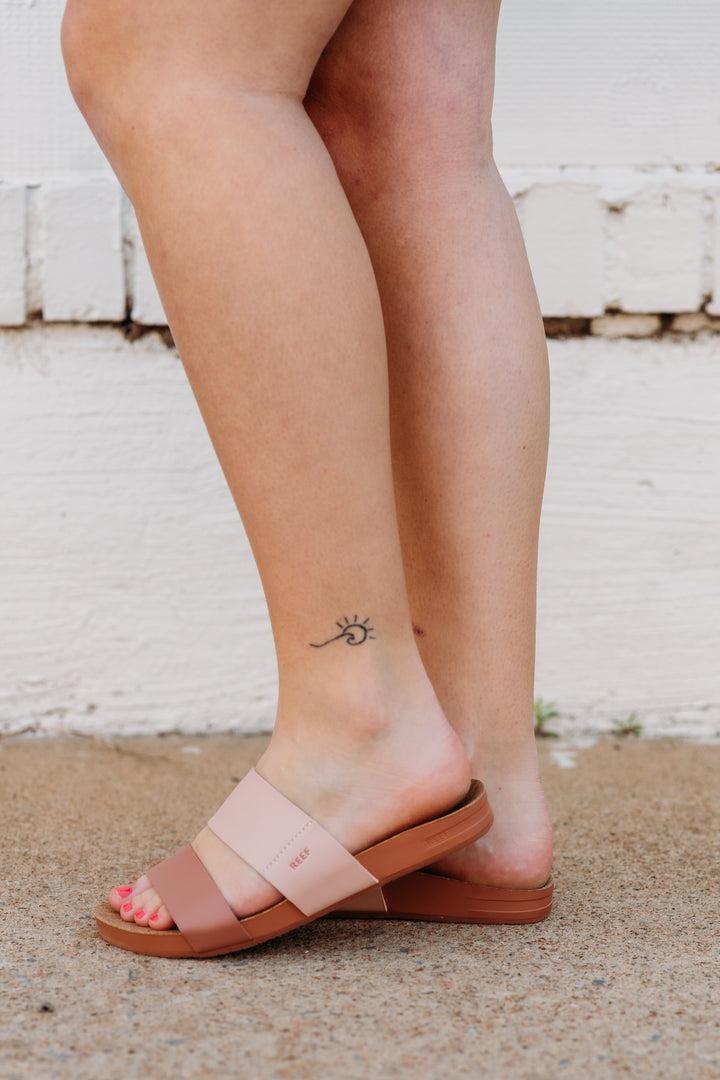 Reef: Cushion Vista Slide Sandal in Cameo Rose