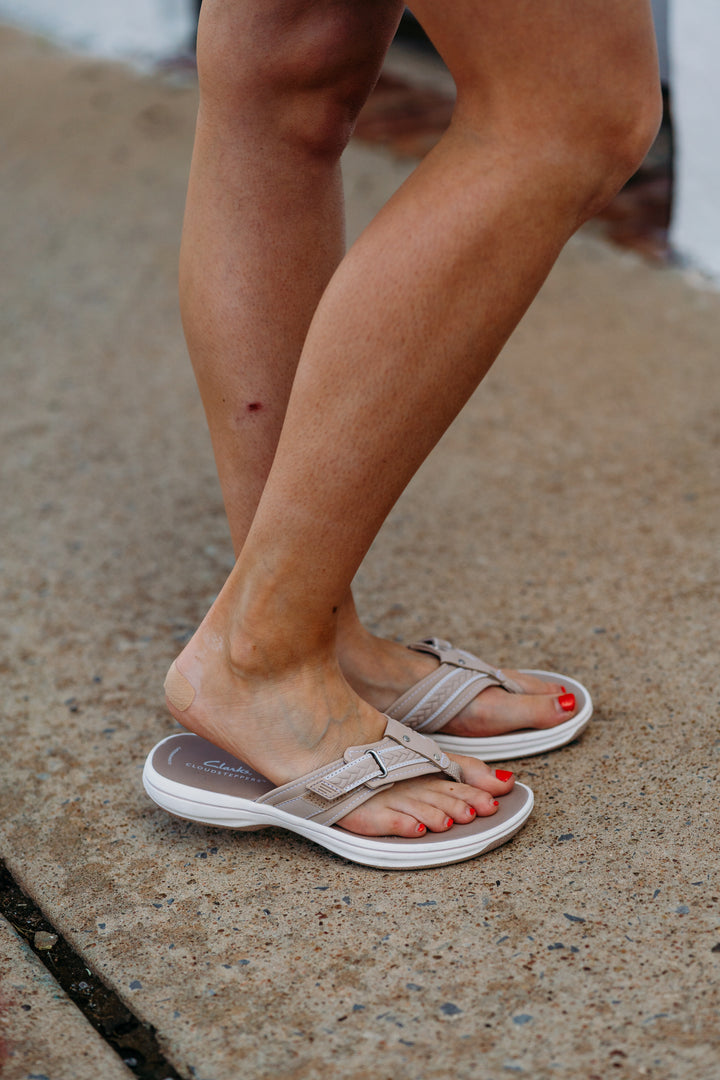 Clarks: Breezey Sun Sand